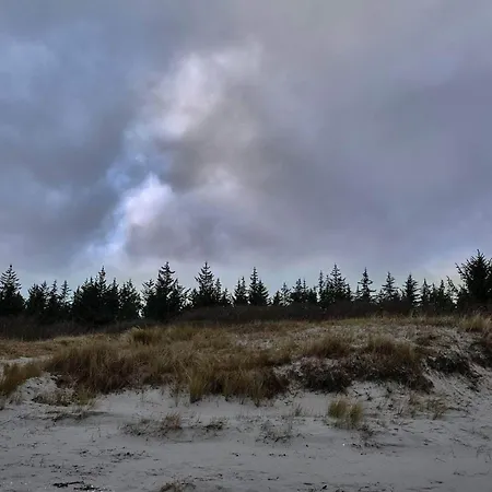 4 Person In Hals-by Traum * Hals